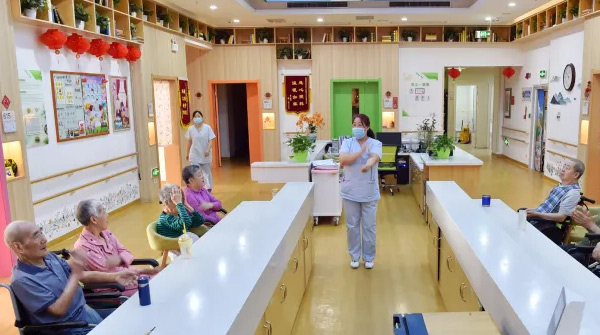 �ӱ�ʯ���f�B(y��ng)�Ϸ���(w��)����